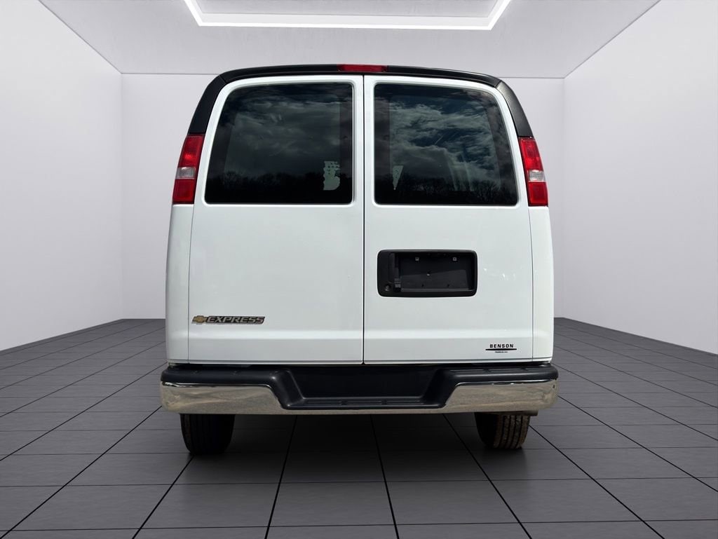 2025 Chevrolet Express Cargo Work Van - Photo 15