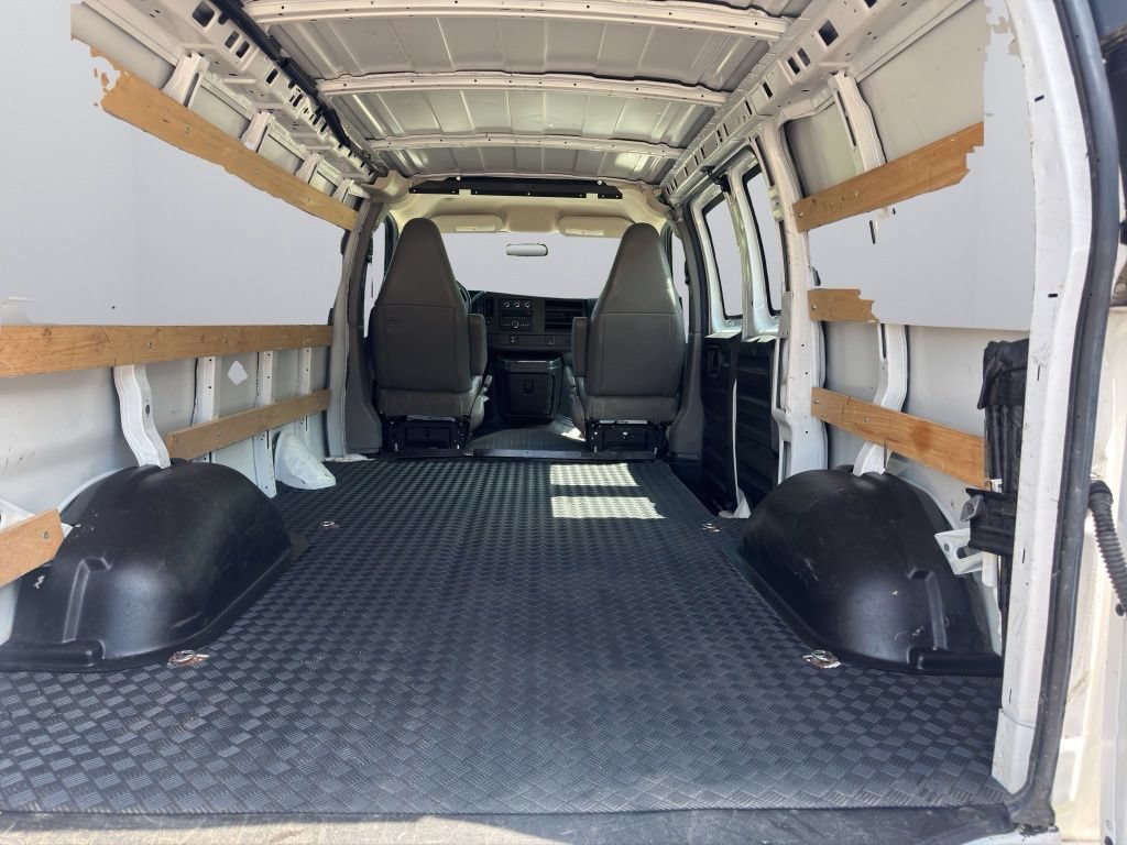 2021 GMC Savana Cargo Work Van - Photo 8