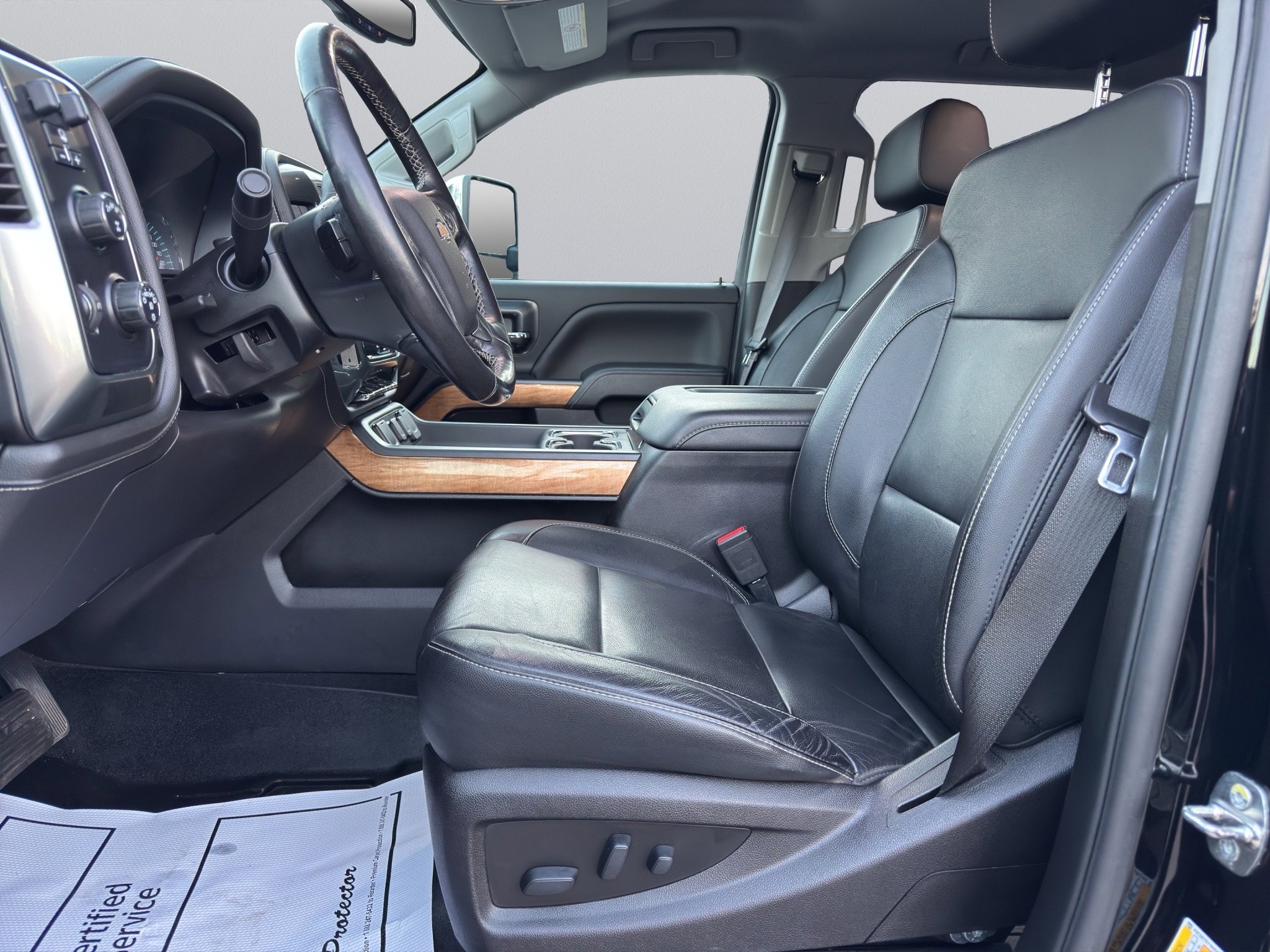 2019 Chevrolet Silverado 2500HD LTZ photo 3