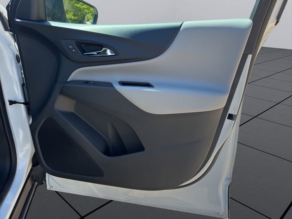 2022 Chevrolet Equinox LS - Photo 11