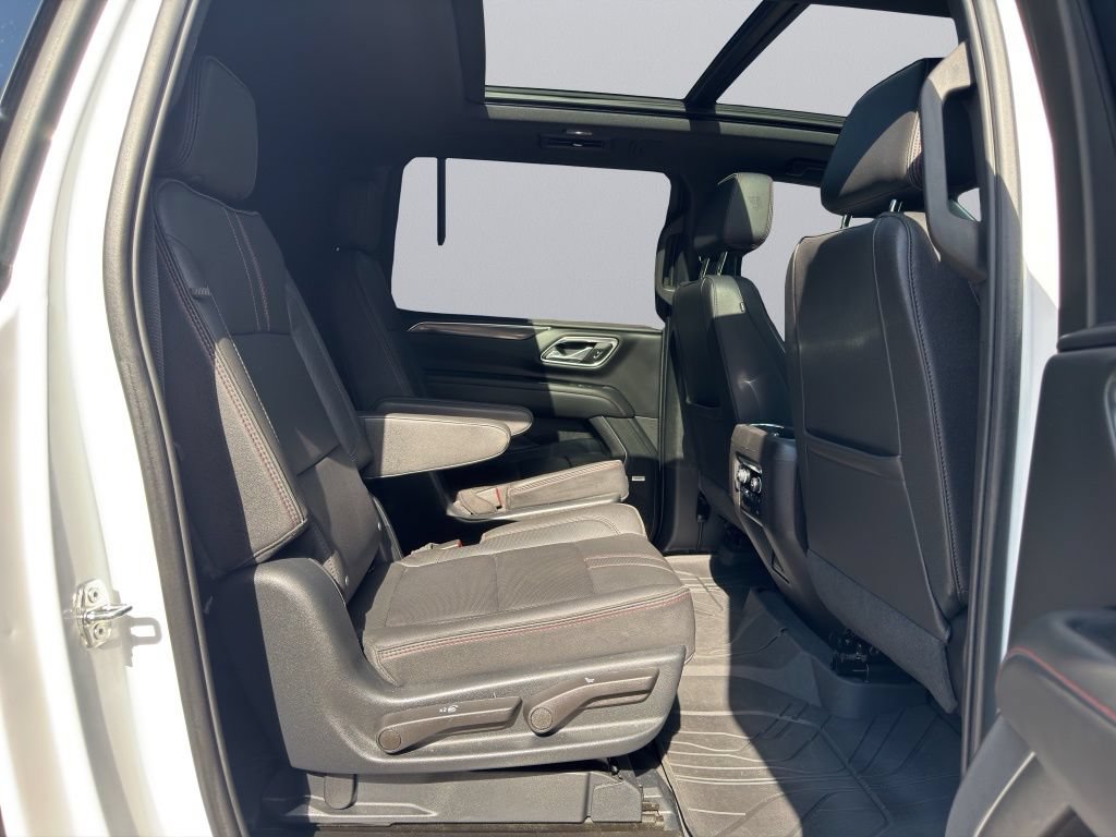 2023 Chevrolet Suburban RST - Photo 11