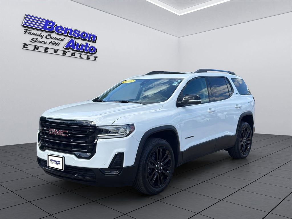 2022 GMC Acadia SLE's photo