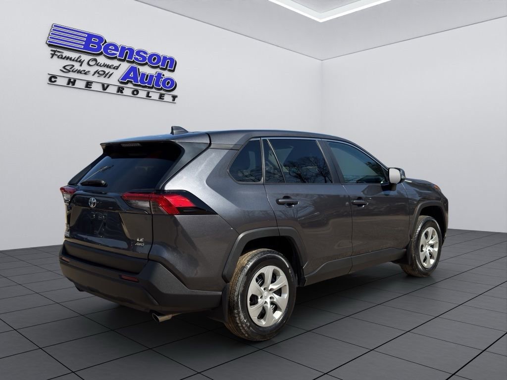 2023 Toyota RAV4 LE - Photo 17