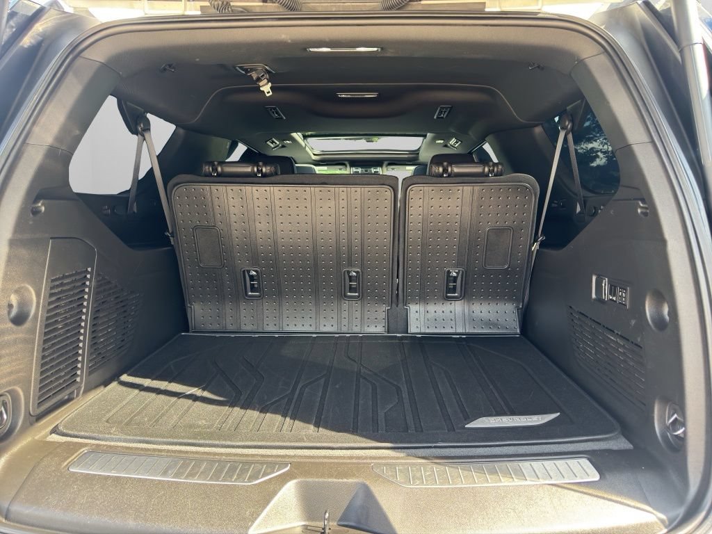 2023 Chevrolet Suburban RST - Photo 9