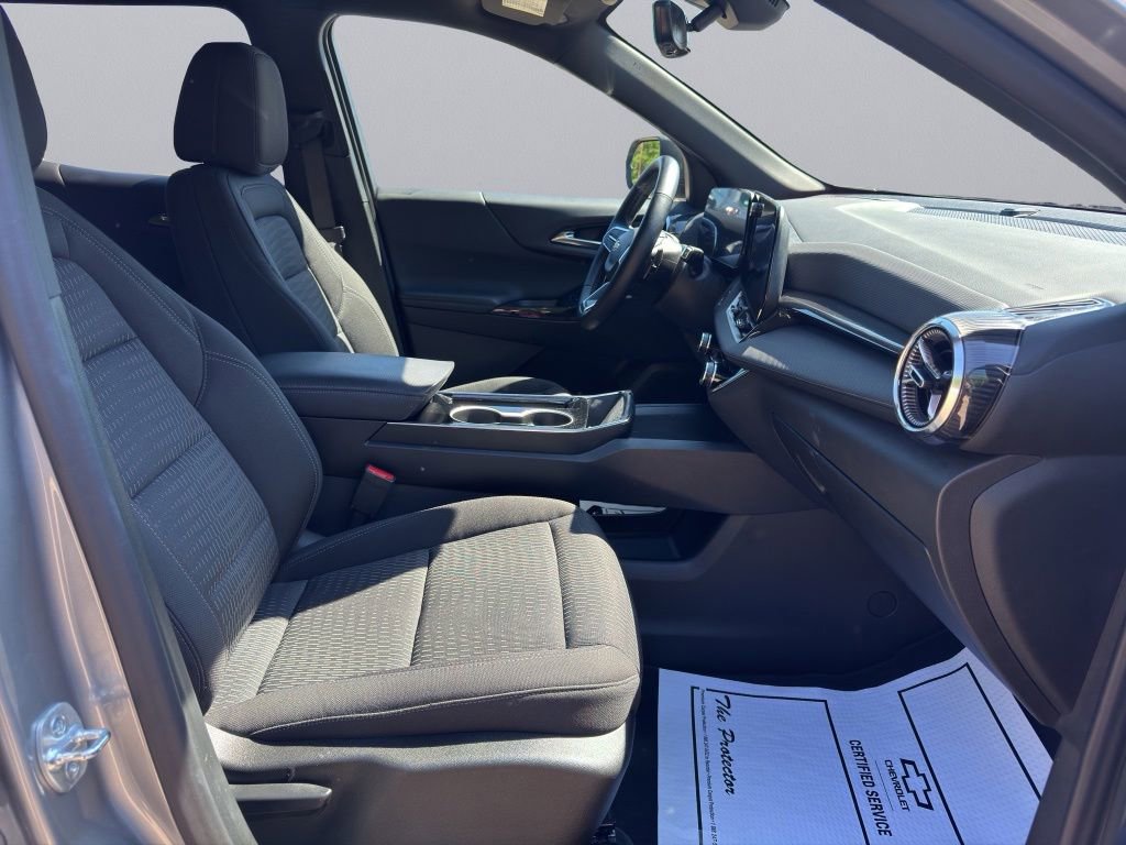 2025 Chevrolet Equinox LT - Photo 12