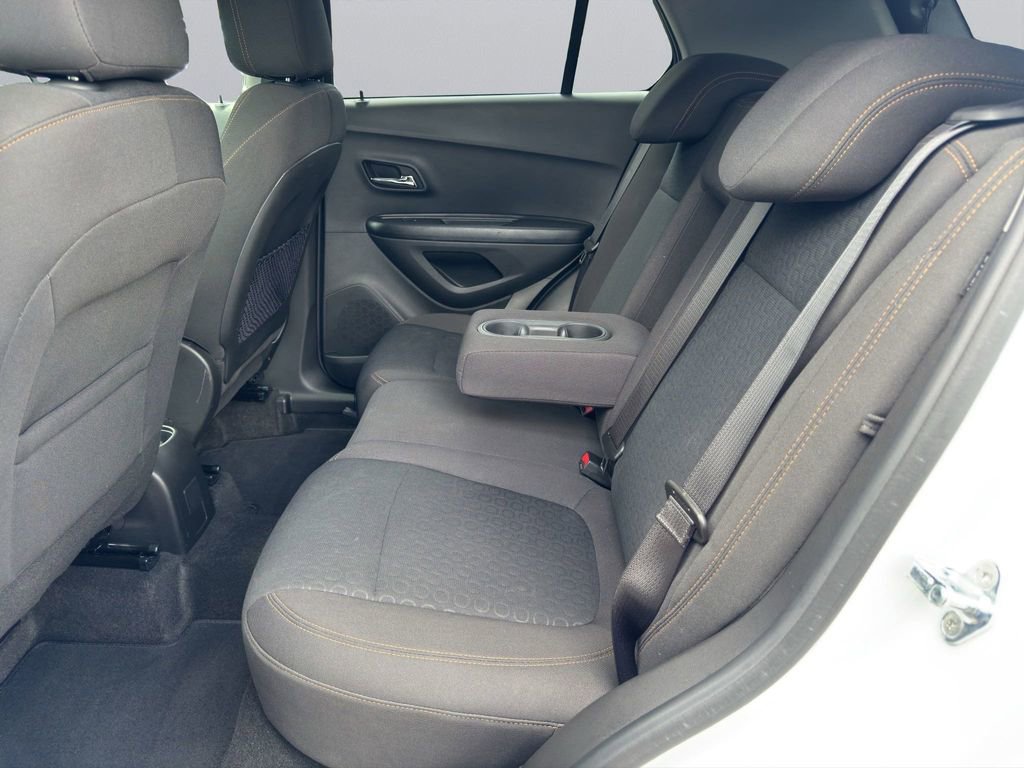 2022 Chevrolet Trax LS - Photo 8