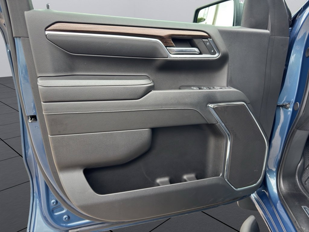 2024 Chevrolet Silverado 1500 LT - Photo 2