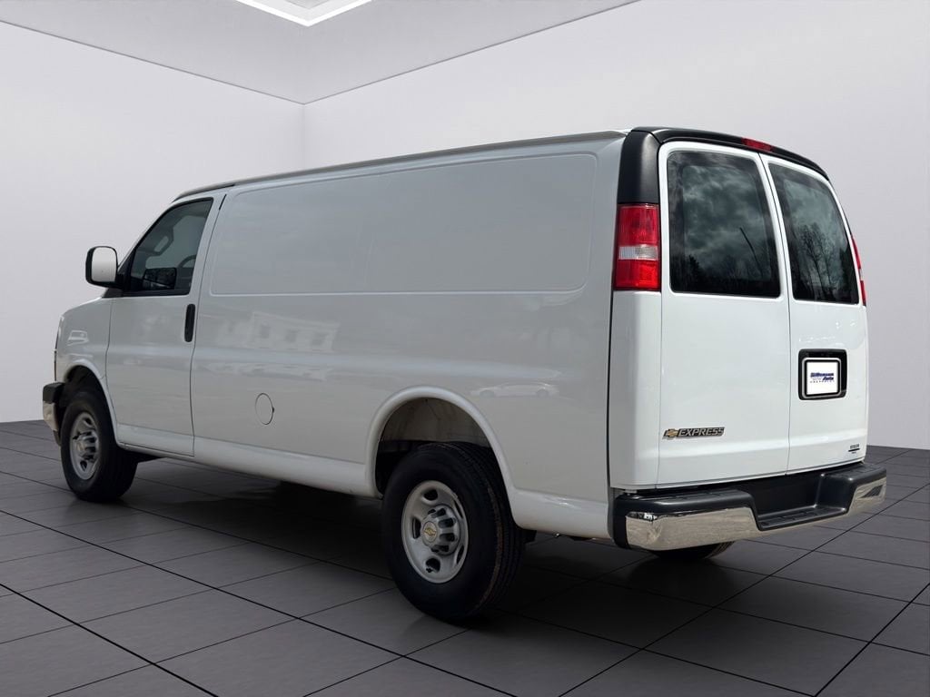 2025 Chevrolet Express Cargo Work Van - Photo 14