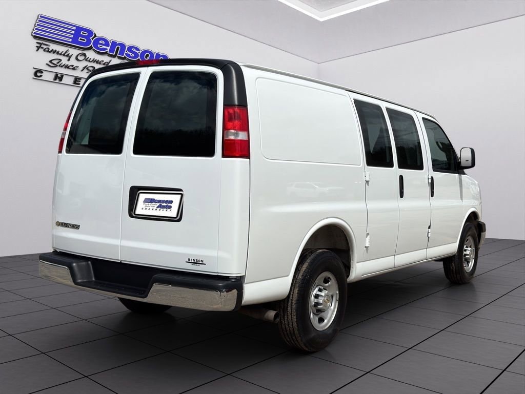 2025 Chevrolet Express Cargo Work Van - Photo 16