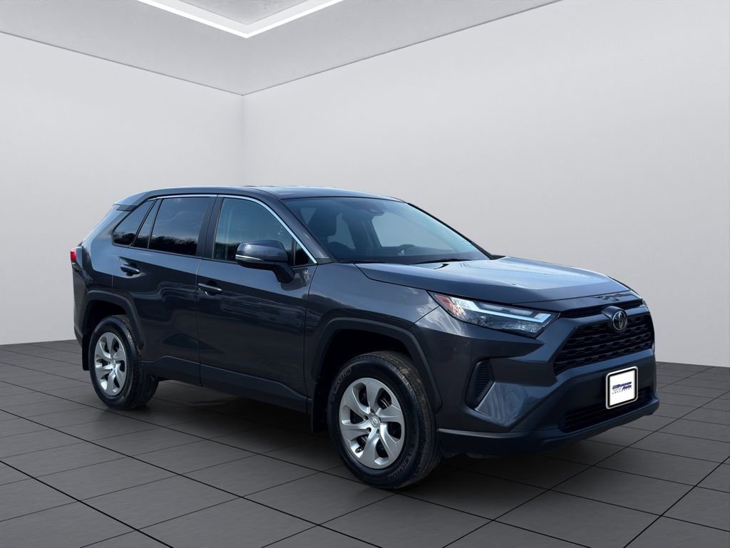 2023 Toyota RAV4 LE - Photo 19