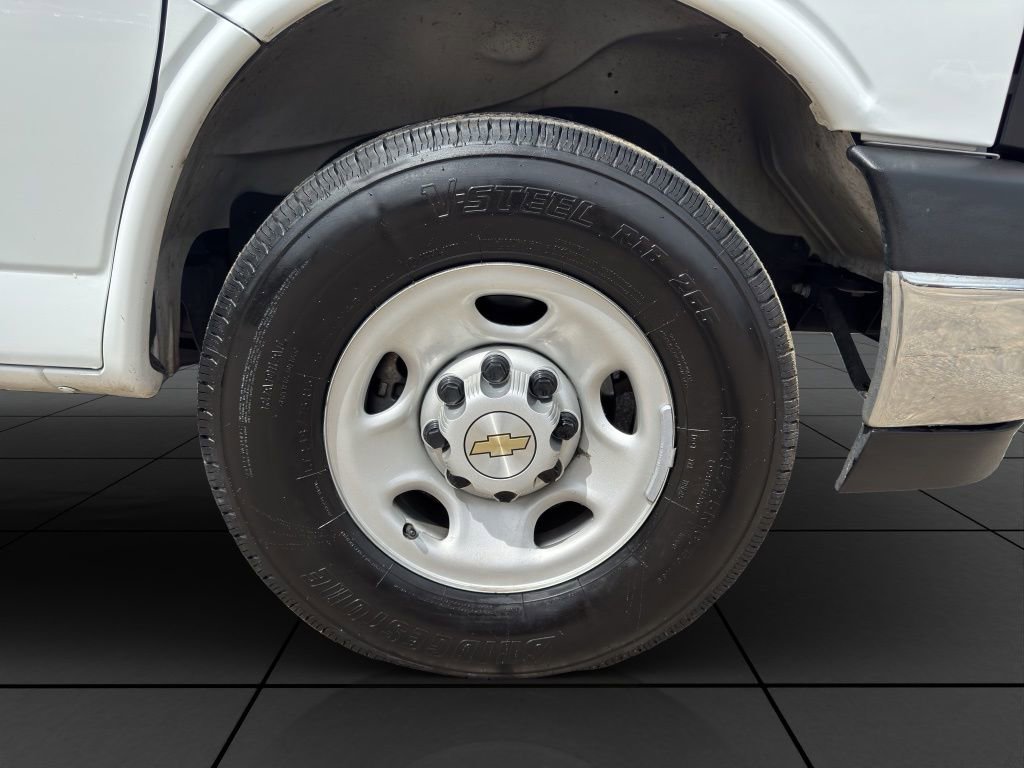 2025 Chevrolet Express Cargo Work Van - Photo 19
