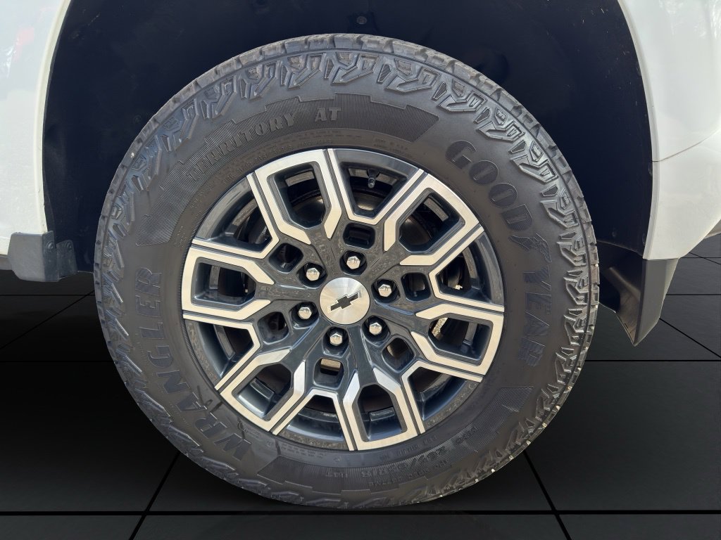 2023 Chevrolet Colorado Z71 - Photo 19