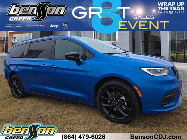 2026 Chrysler Pacifica Select's photo