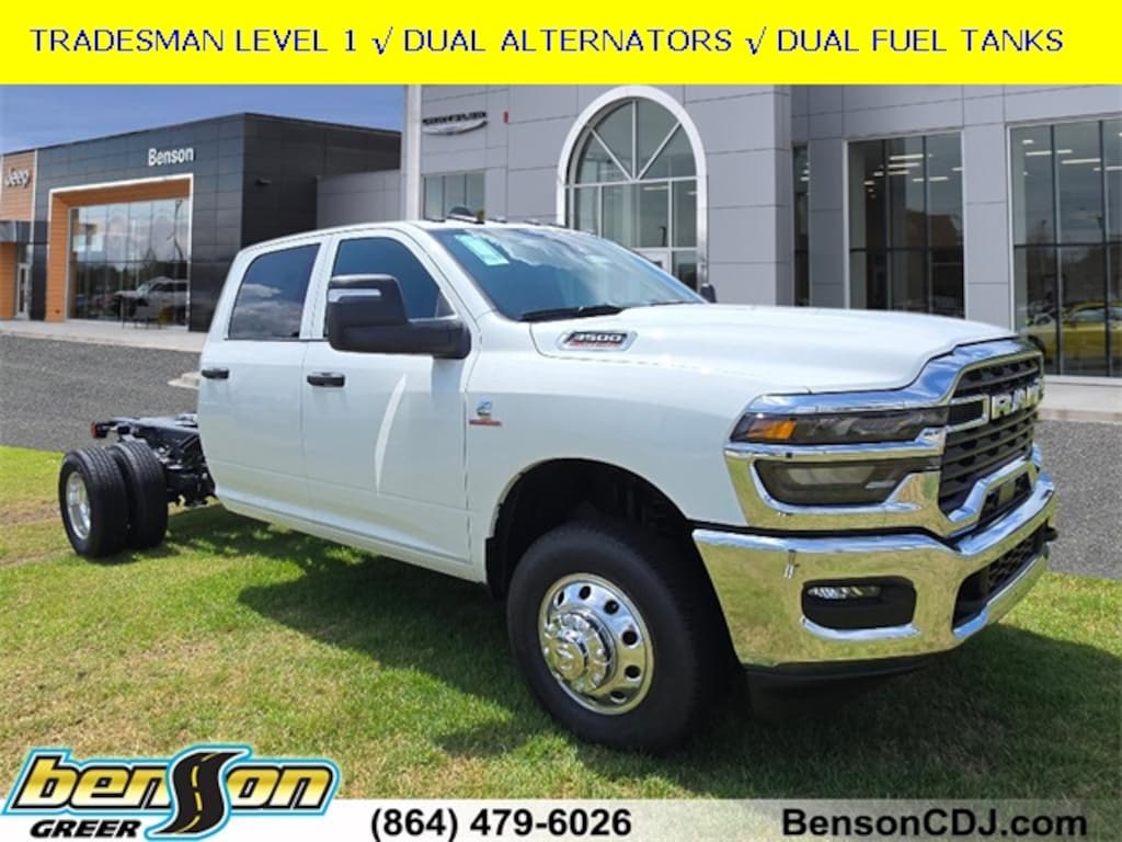 New 2025 Ram 3500 Chassis Cab 3500 TRADESMAN CREW CAB CHASSIS 4X4 60' CA Pickup