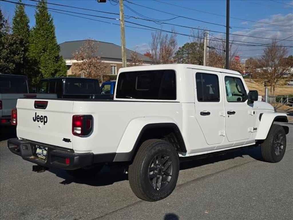 New 2026 Jeep Gladiator SPORT S 4X4 Pickup