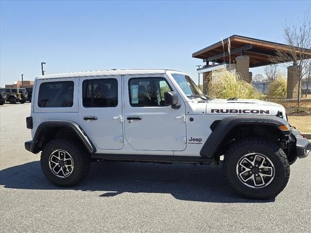 2025 Jeep Wrangler Rubicon photo 2