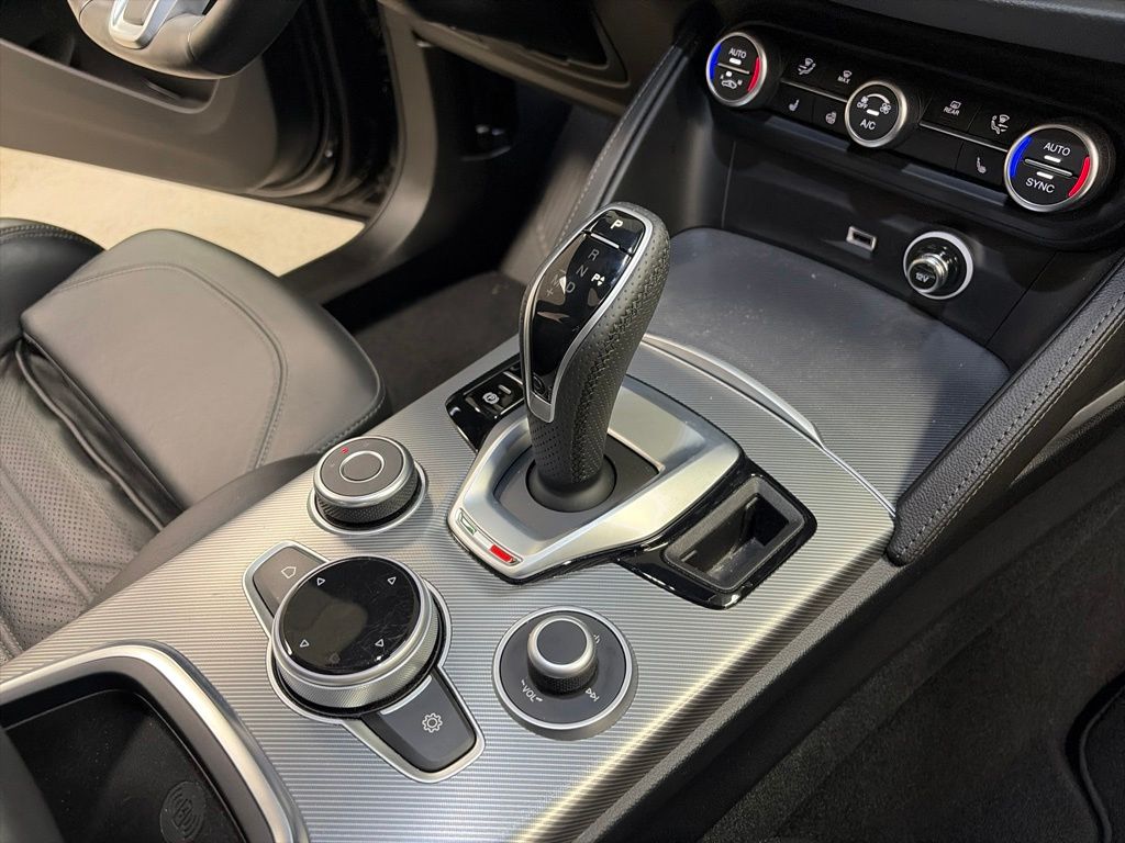 2023 Alfa Romeo Stelvio Veloce - Photo 20