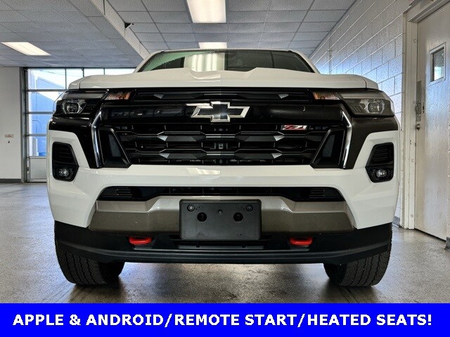 2023 Chevrolet Colorado Z71 photo 2