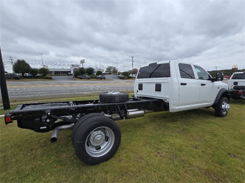 New 2026 Ram 4500 Chassis Cab 4500 TRADESMAN CHASSIS CREW CAB 4X4 84' CA Pickup