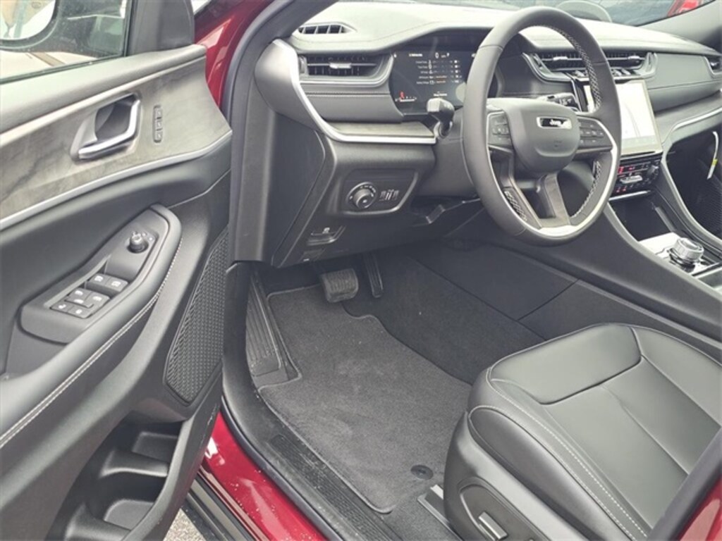 New 2025 Jeep Grand Cherokee L LIMITED 4X4 Sport Utility