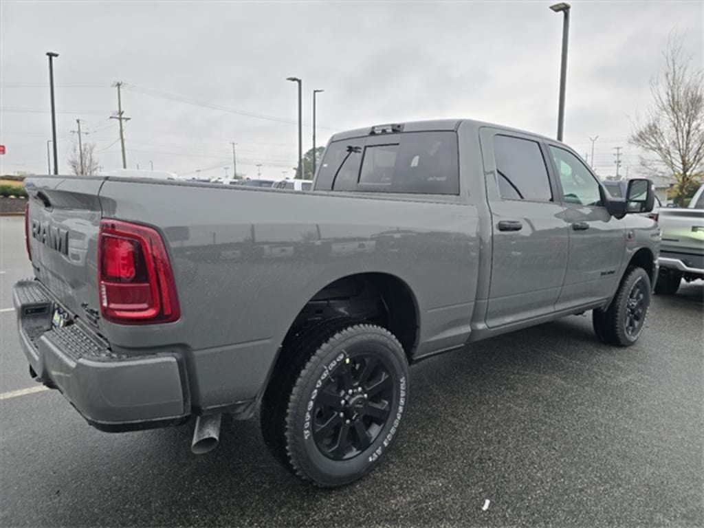 New 2026 Ram 2500 BIG HORN CREW CAB 4X4 6'4 BOX Pickup