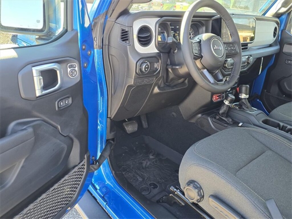 New 2026 Jeep Gladiator WILLYS 4X4 Pickup