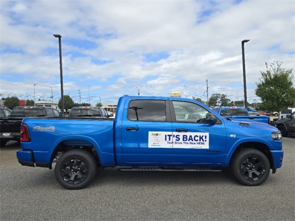 New 2026 Ram 1500 BIG HORN CREW CAB 4X4 5'7 BOX Pickup