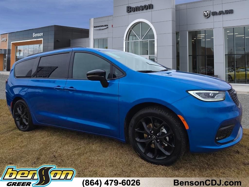 New 2026 Chrysler Pacifica SELECT Passenger Van