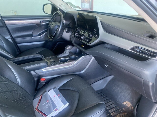 2023 Toyota Highlander Platinum Sport photo 4