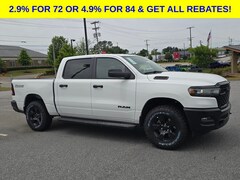 2026 Ram 1500 WARLOCK CREW CAB 4X4 5'7 BOX Pickup