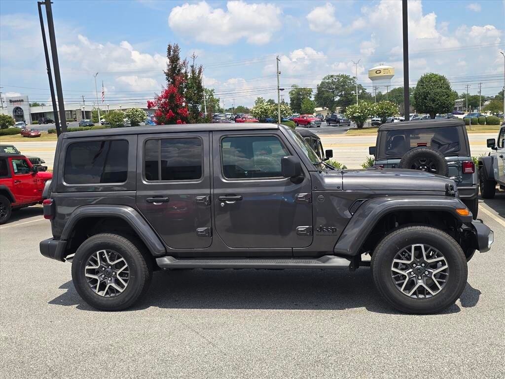 New 2026 Jeep Wrangler 4-DOOR SAHARA Sport Utility