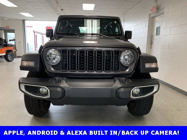 2024 Jeep Gladiator Sport photo 2