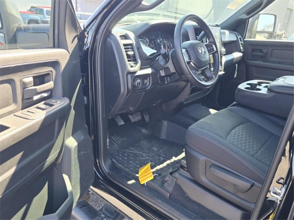 New 2026 Ram 2500 TRADESMAN CREW CAB 4X4 6'4 BOX Pickup