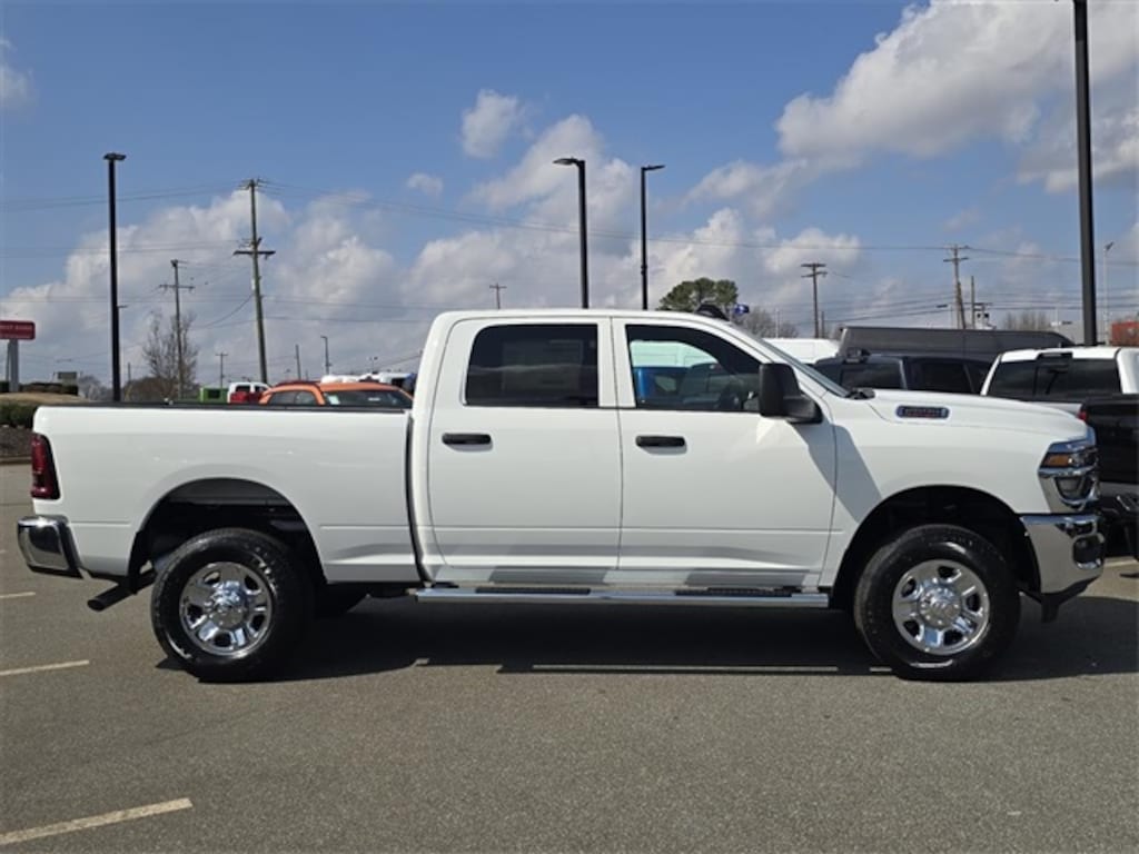 New 2026 Ram 2500 TRADESMAN CREW CAB 4X4 6'4 BOX Pickup