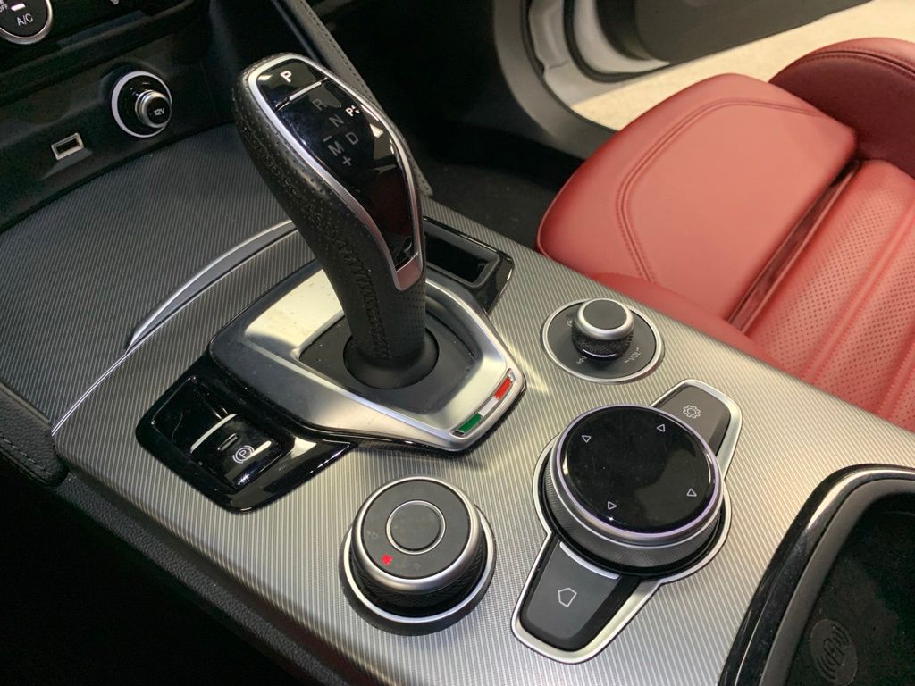 2024 Alfa Romeo Stelvio Veloce - Photo 21