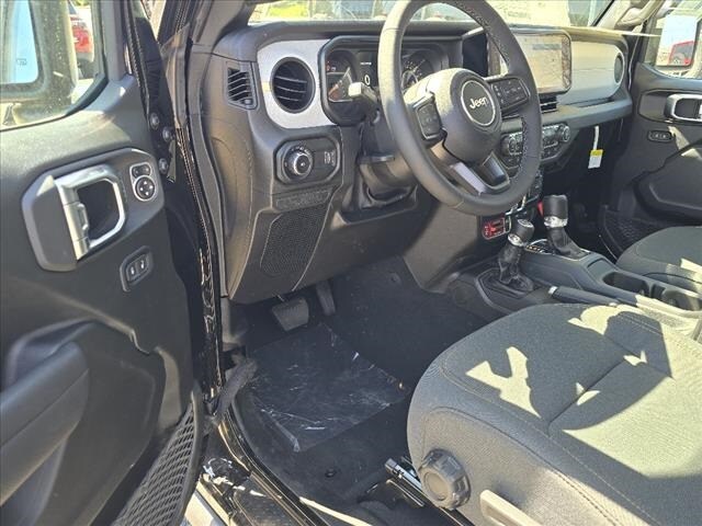 2025 Jeep Wrangler Willys photo 4