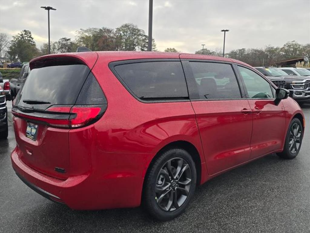 New 2026 Chrysler Pacifica SELECT Passenger Van