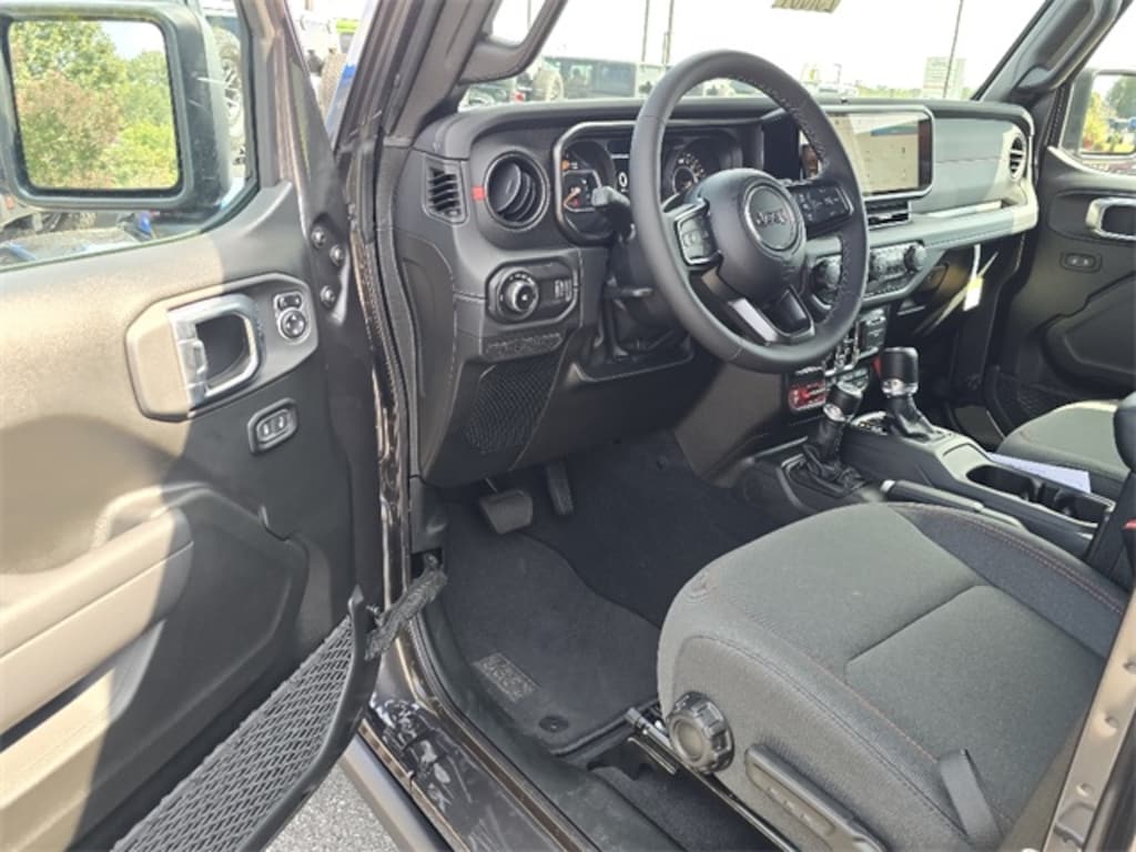 New 2025 Jeep Wrangler 4-DOOR RUBICON Sport Utility