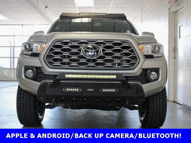 2023 Toyota Tacoma TRD Off-Road Double Cab photo 2