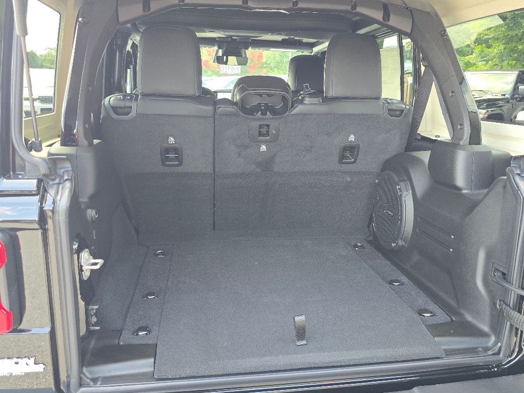 2025 Jeep Wrangler 4-Door Sahara - Photo 8