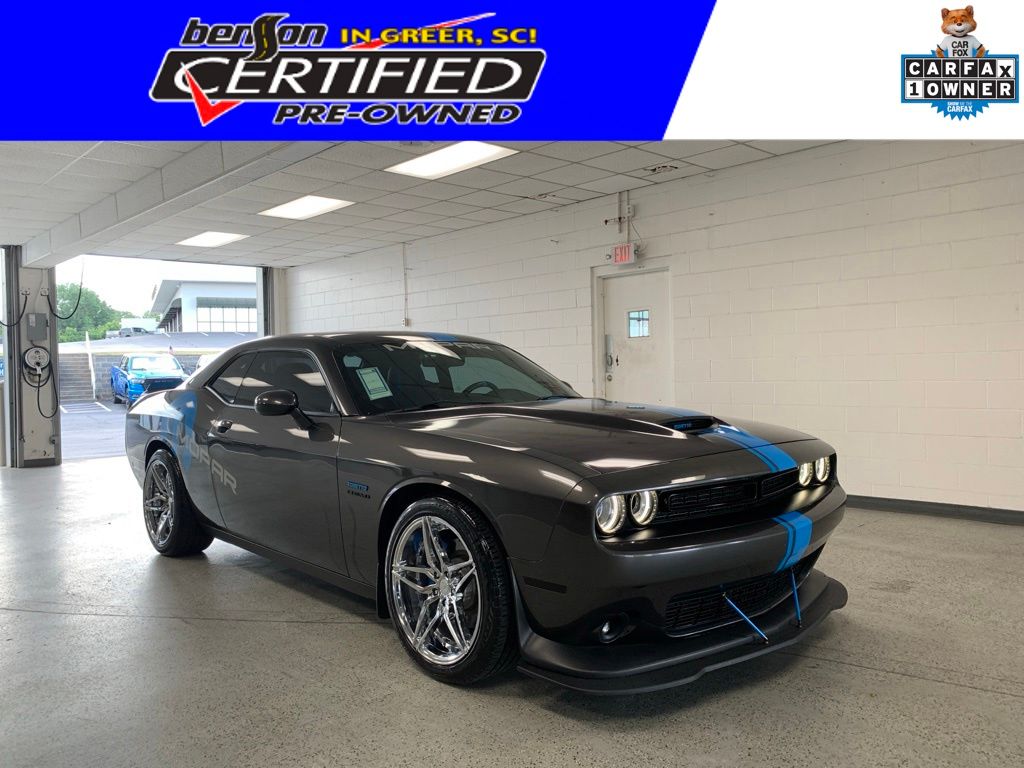 2022 Dodge Challenger R/T's photo