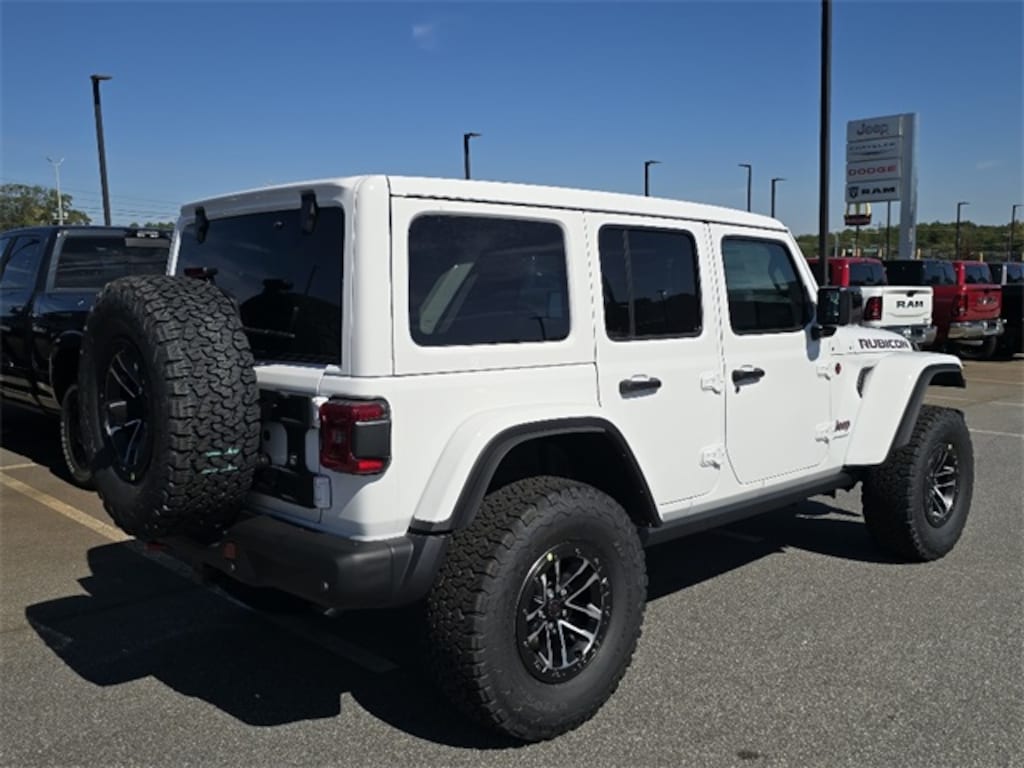 New 2026 Jeep Wrangler 4-DOOR RUBICON X Sport Utility