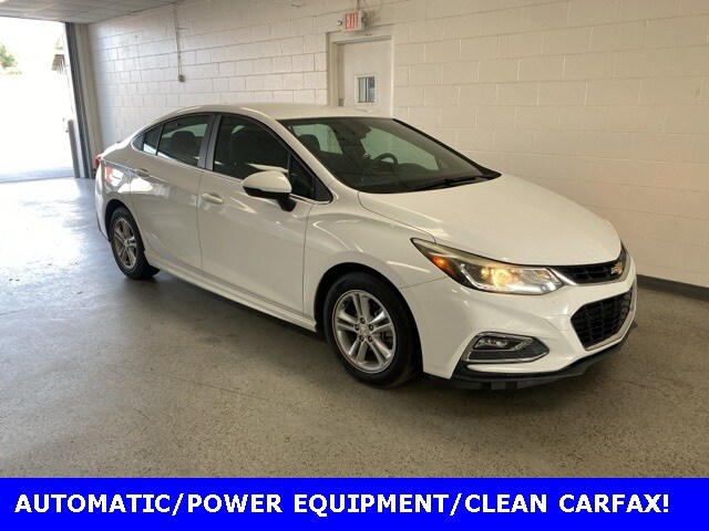 2016 Chevrolet Cruze LT photo 3