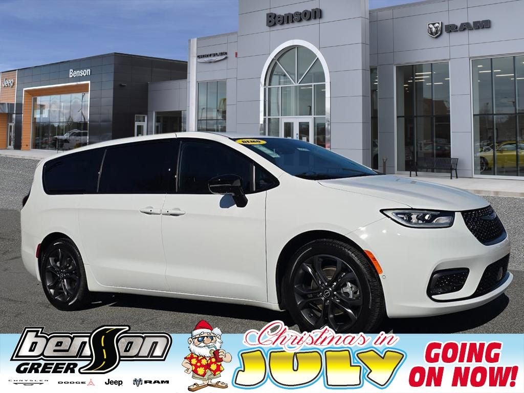New 2026 Chrysler Pacifica SELECT Passenger Van