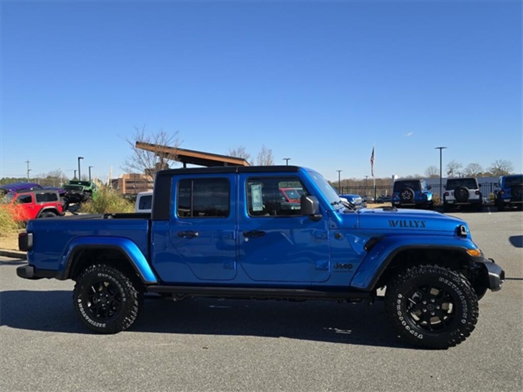 New 2026 Jeep Gladiator WILLYS 4X4 Pickup