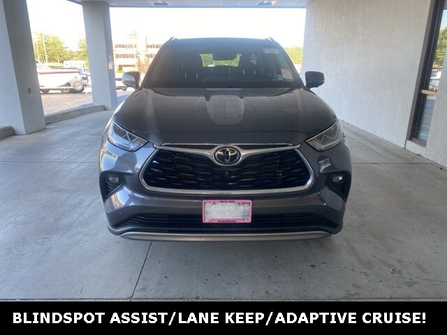 2023 Toyota Highlander Platinum Sport photo 2