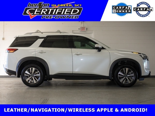 2024 Nissan Pathfinder SL's photo