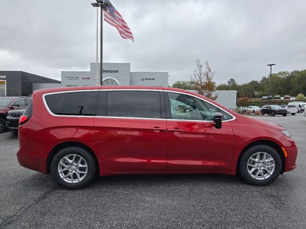 New 2026 Chrysler Pacifica SELECT Passenger Van