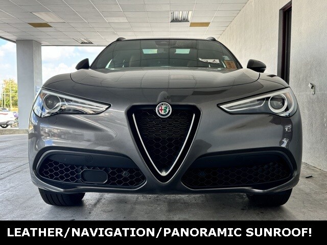 2022 Alfa Romeo Stelvio Ti photo 3