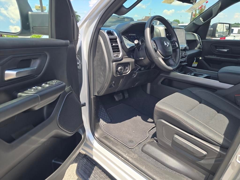 New 2026 Ram 1500 EXPRESS CREW CAB 4X4 5'7 BOX Pickup